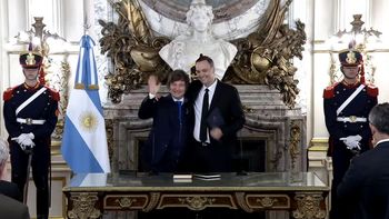 Javier Milei y Manuel Adorni se reúnen este viernes