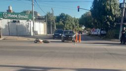 altText(Accidente en Santa Fe: dos jóvenes fueron trasladados al Hospital Cullen)}