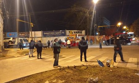 Los trabajadores municipales cortaron el tránsito en Bulevar Pellegrini y Presidente Perón. Los trabajadores municipales cortaron el tránsito en Bulevar Pellegrini y Presidente Perón.