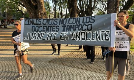 Por el caso Trigatti se hicieron marchas contra las resoluciones judiciales que condenaron al docente. Por el caso Trigatti se hicieron marchas contra las resoluciones judiciales que condenaron al docente.