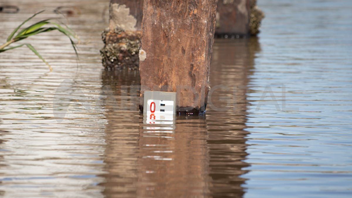 El hidrómetro del Puerto de Santa Fe con un nivel que oscila cerca del cero.