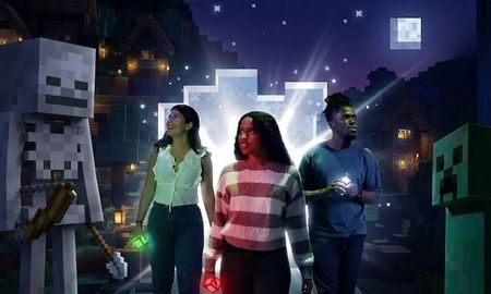 l recorrido de ocho biomas utiliza efectos de sonido envolvente y escenografías a escala real que permiten a los asistentes interactuar con el entorno como si estuvieran dentro del servidor de juego. l recorrido de ocho biomas utiliza efectos de sonido envolvente y escenografías a escala real que permiten a los asistentes interactuar con el entorno como si estuvieran dentro del servidor de juego.