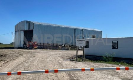 Obreros paralizaron los trabajos en el Circunvalar de la Ruta 70, en el kilómetro 5, por despidos. Obreros paralizaron los trabajos en el Circunvalar de la Ruta 70, en el kilómetro 5, por despidos.