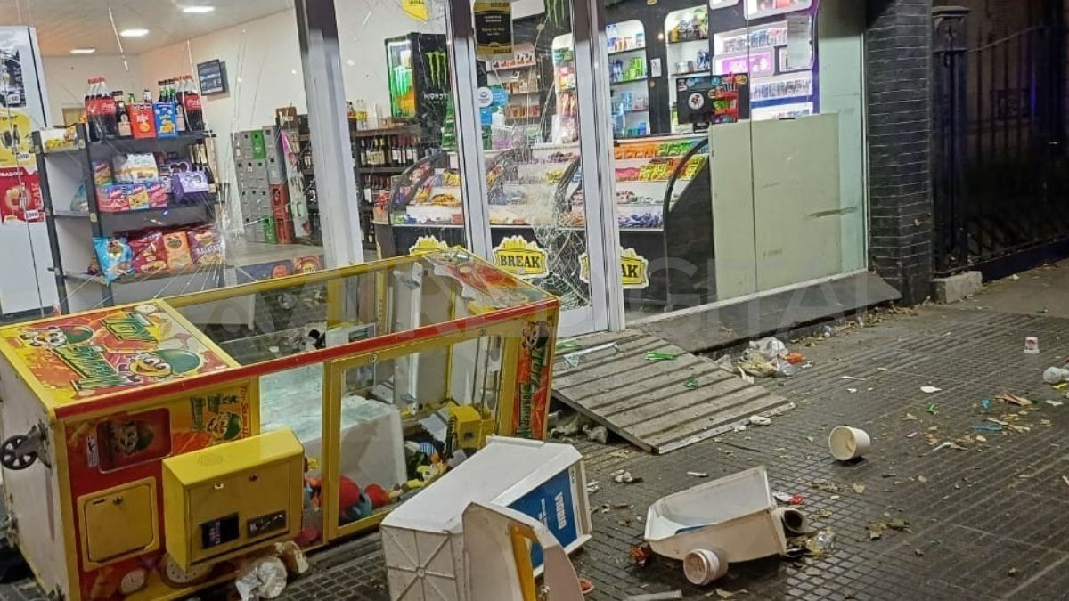 Robos y destrozos en un drugstore de la ciudad de Santa Fe 