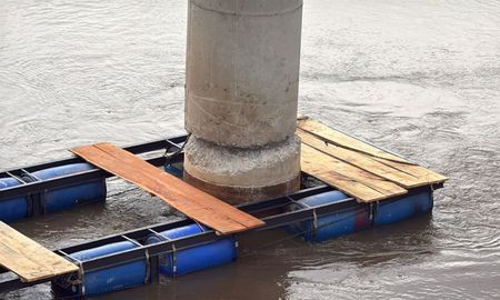 La intervención comenzará la próxima semana sobre una columna dañada en el nuevo puente Santa Fe - Santo Tomé. La intervención comenzará la próxima semana sobre una columna dañada en el nuevo puente Santa Fe - Santo Tomé.