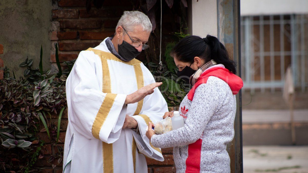 La parroquia de San Cayetano permanece abierta para las 10 misas programadas