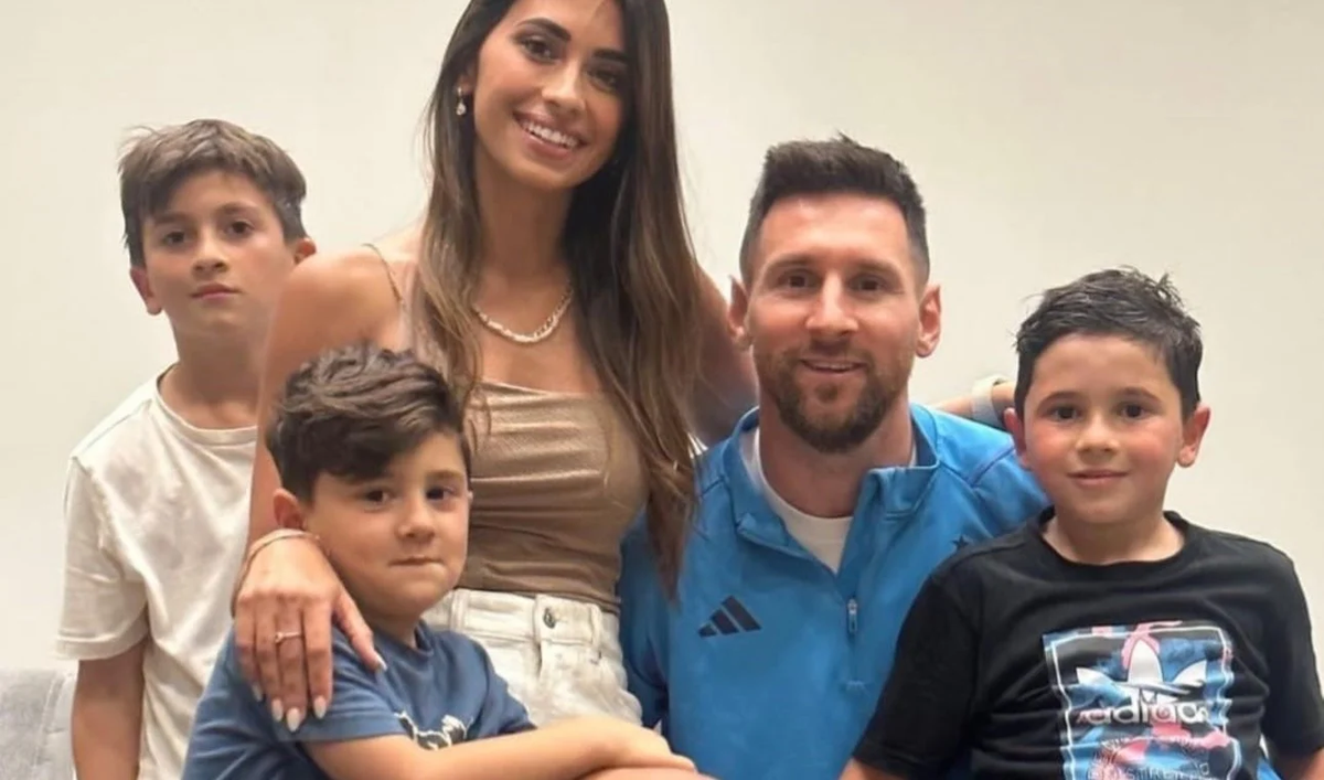 Lionel Messi no seguirá en el París Saint Germain tras el torneo y con Antonela Roccuzzo buscan el nuevo destino para vivir. Se reveló una información que podría cambiar el panorama del futuro de la familia del rosarino.