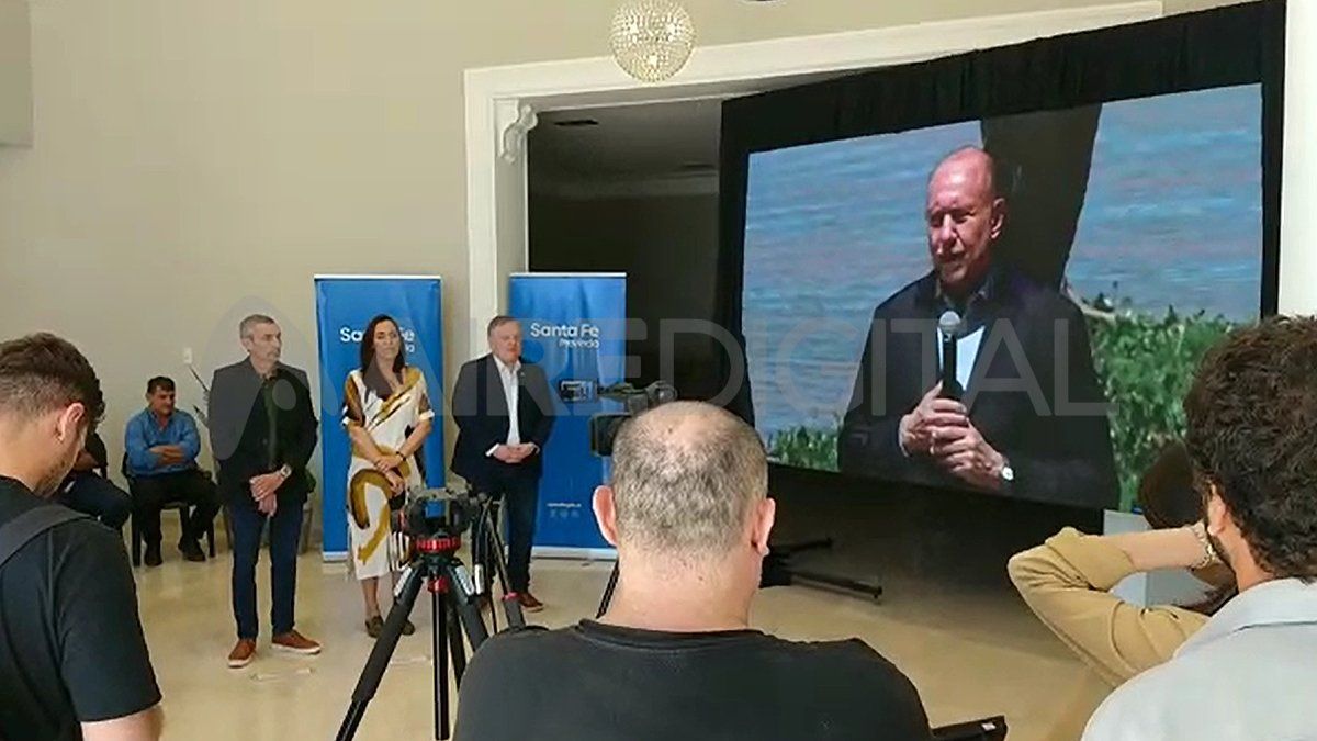 En San Cristóbal participó la ministra de Salud, Sonia Martorano, el intendente local Horacio Rico y el senador provincial Felipe Michlig.