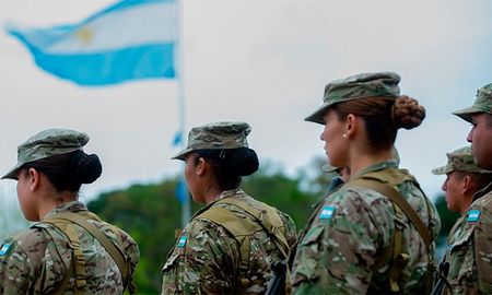 Un suboficial del Ejército podría ser juzgado por el presunto abuso sexual de dos soldadas. Un suboficial del Ejército podría ser juzgado por el presunto abuso sexual de dos soldadas.