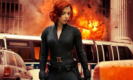 ?black widow? tiene nuevo traje en mas imagenes del set ?black widow? tiene nuevo traje en mas imagenes del set