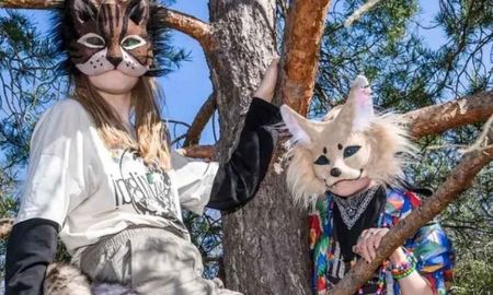 Las comunidades virales Therian y Furry crecen en Argentina con eventos masivos y una fuerte estética que busca visibilizar sus creencias y arte. Las comunidades virales Therian y Furry crecen en Argentina con eventos masivos y una fuerte estética que busca visibilizar sus creencias y arte.