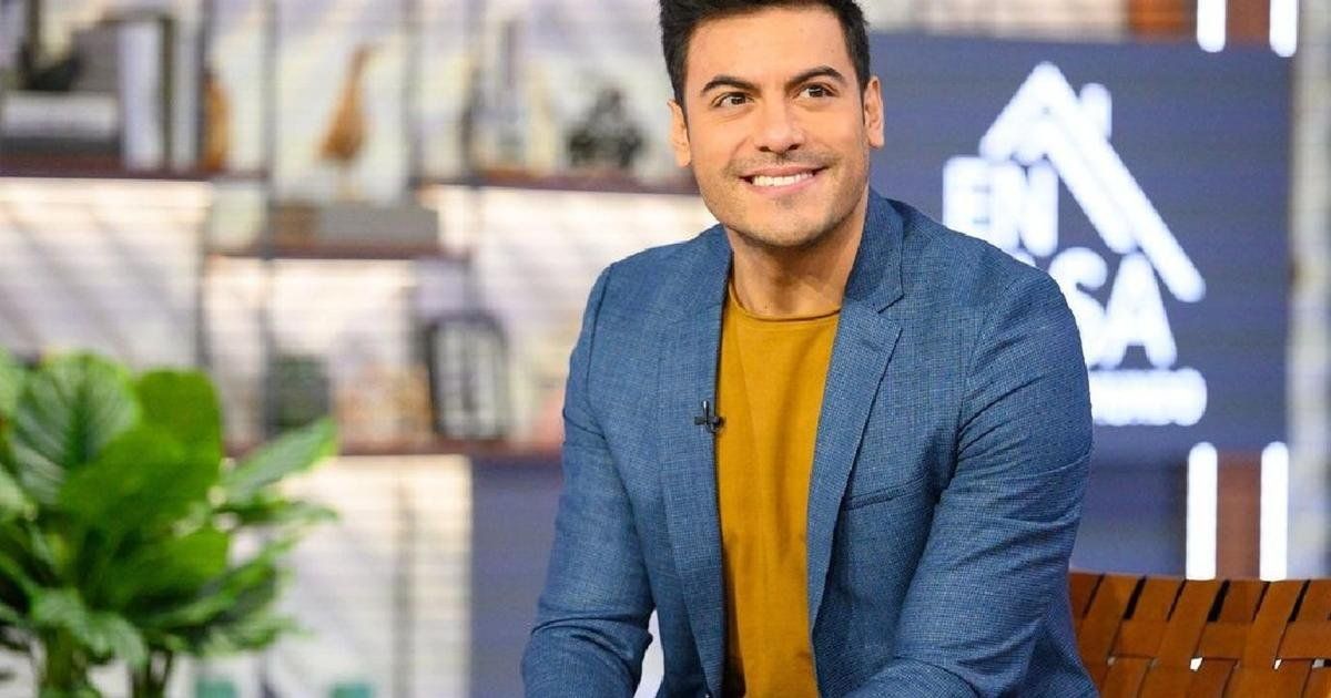 Carlos Rivera despidió a su abuelo.