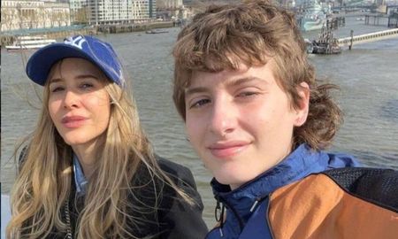 Paloma Ortega es una de las hijas de Guillermina Valdes y Sebastián Ortega. Paloma Ortega es una de las hijas de Guillermina Valdes y Sebastián Ortega.