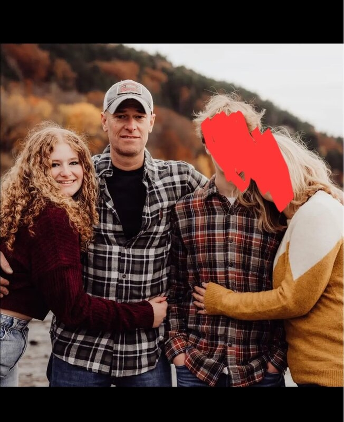 El hombre acusado de racismo en la graduación de su hija en Baraboo, Wisconsin, Estados Unidos El hombre acusado de racismo en la graduación de su hija en Baraboo, Wisconsin, Estados Unidos