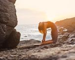 disfruta de los beneficios de practicar yoga en lugares diferentes disfruta de los beneficios de practicar yoga en lugares diferentes