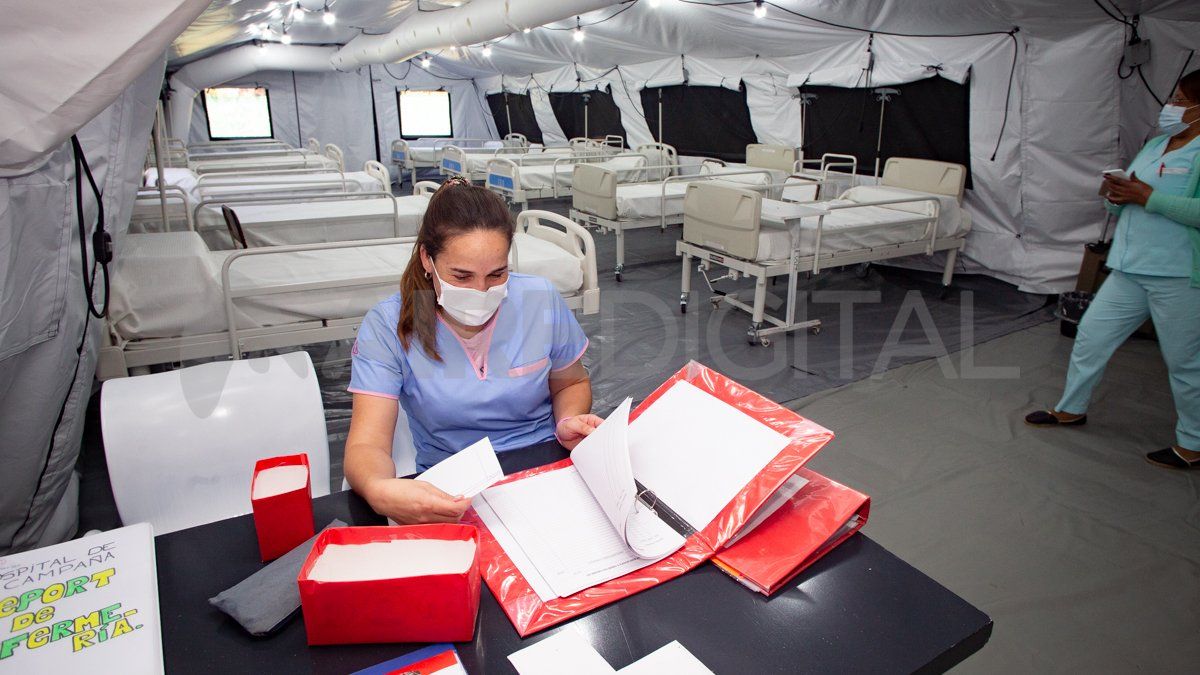 El hospital de campaña ubicado frente al Cullen está listo para recibir los primeros pacientes.&nbsp;