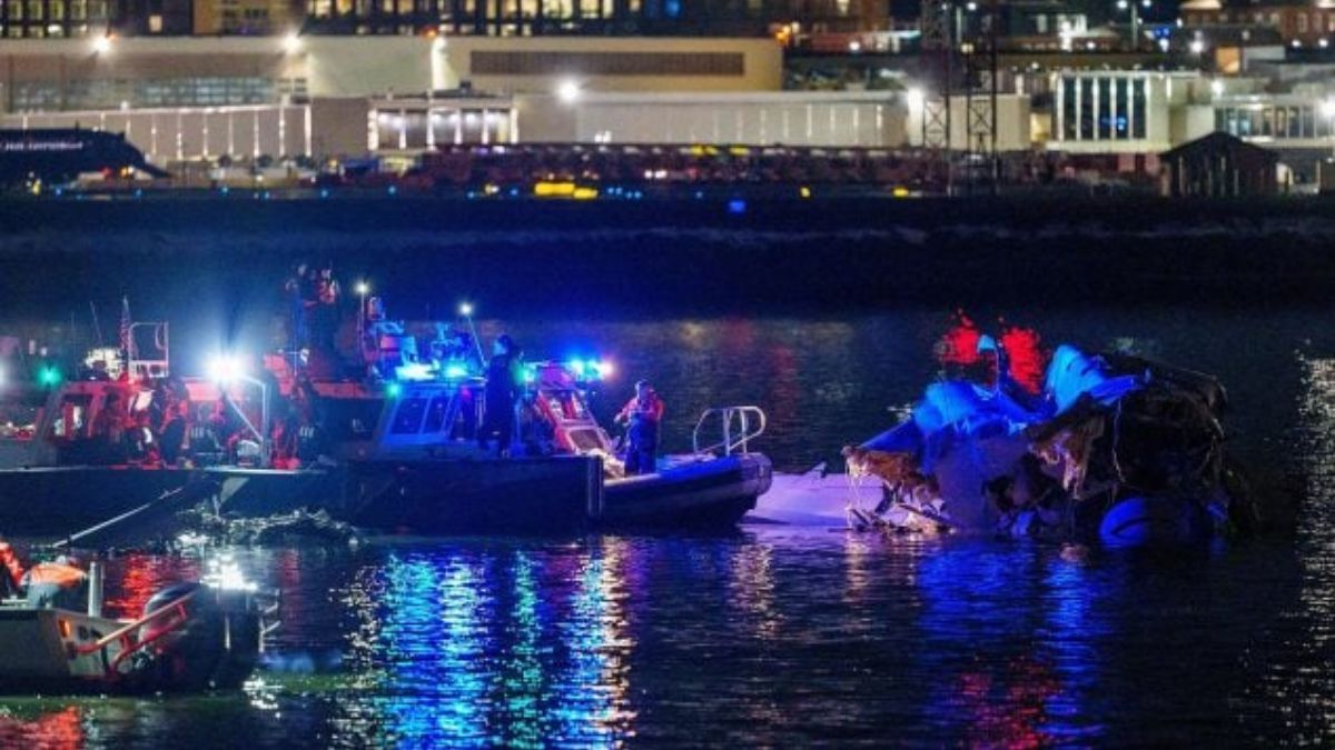 Se conocieron audios previos y posterior al accidente aéreo en Estados Unidos: Vi una bola de fuego