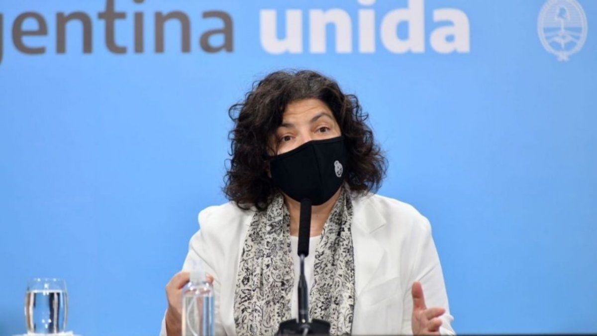 La ministra de Salud pidió que se completen los esquemas de vacunación covid.