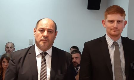 Este jueves, la Asamblea Legislativa resolvió destituir de su cargo al fiscal de Reconquista, Alejandro Rodríguez, por mal desempeño de sus funciones. Este jueves, la Asamblea Legislativa resolvió destituir de su cargo al fiscal de Reconquista, Alejandro Rodríguez, por mal desempeño de sus funciones.