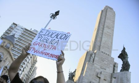 La manifestación se realizó este miércoles y tuvo como epicentro el Monumento a la Bandera. La manifestación se realizó este miércoles y tuvo como epicentro el Monumento a la Bandera.