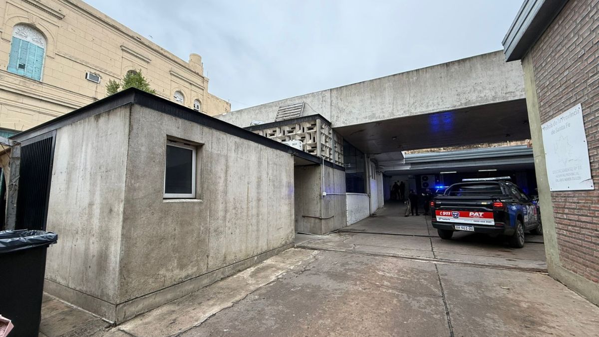 El chofer del colectivo fue trasladado al Hospital Cullen y es atendido.