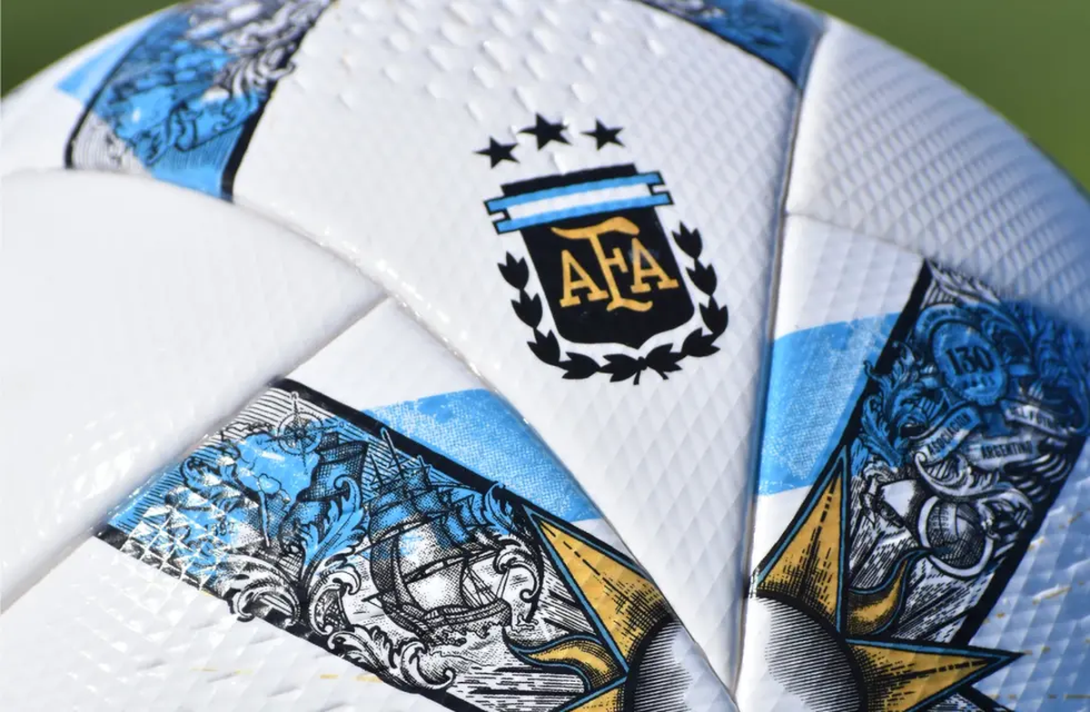 El entrenador que dejó su cargo tras la fecha de los clásicos en la Copa de la Liga