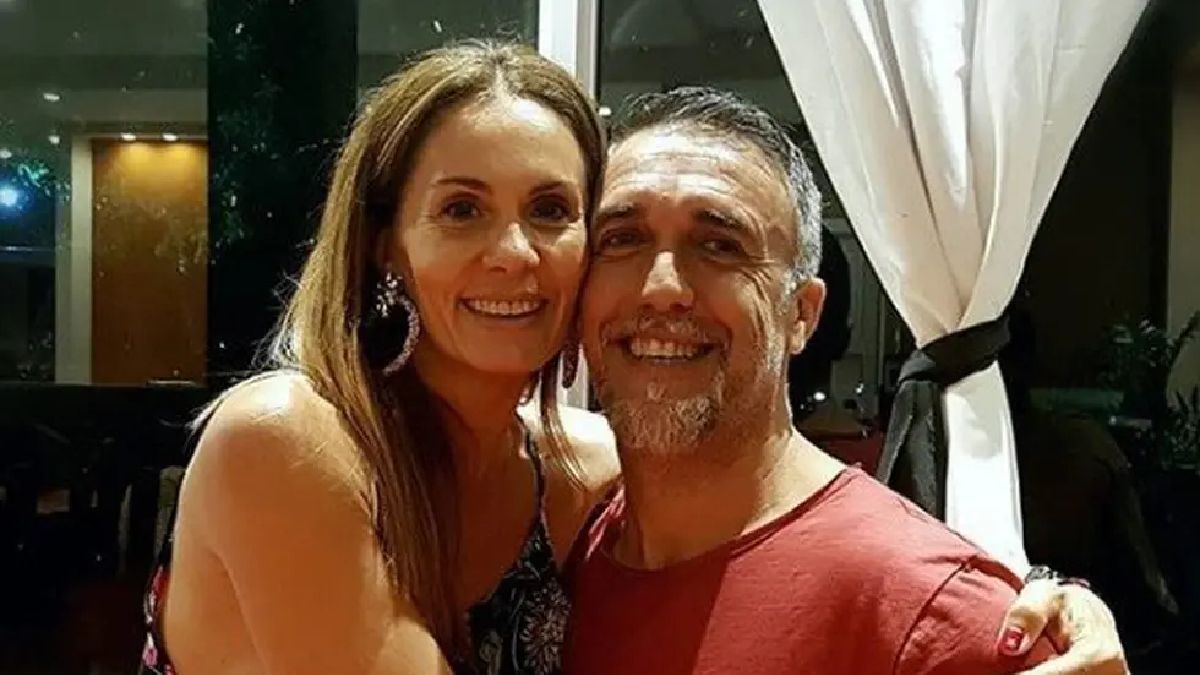 Gabriel Batistuta enamoró a su esposa cuando la invitó a bailar en la fiesta de 15 años de ella. 