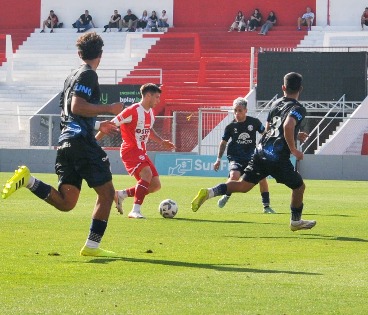 Enzo Roldán sumó minutos en la reserva ante los mendocinos Enzo Roldán sumó minutos en la reserva ante los mendocinos