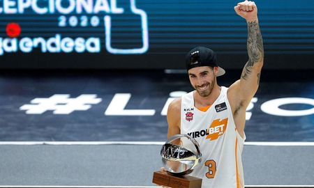 Luca Vildoza atraviesa sus últimas horas de aislamiento y el martes se vacuna para sumarse a los New York Knicks de la NBA. Luca Vildoza atraviesa sus últimas horas de aislamiento y el martes se vacuna para sumarse a los New York Knicks de la NBA.