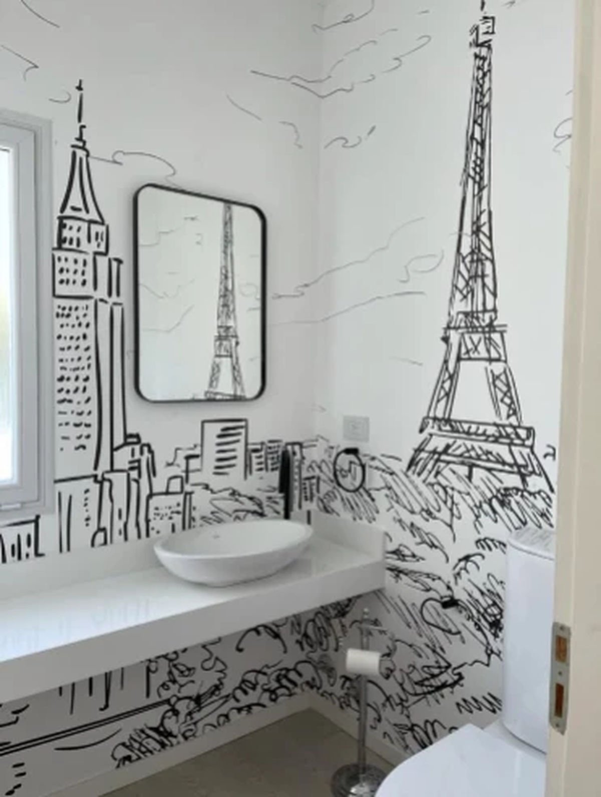 La decoración del toilette es original. 