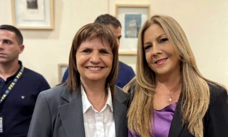Ana Cantiani junto a la ministra de Seguridad de la Nación Patricia Bullrich. Ana Cantiani junto a la ministra de Seguridad de la Nación Patricia Bullrich.
