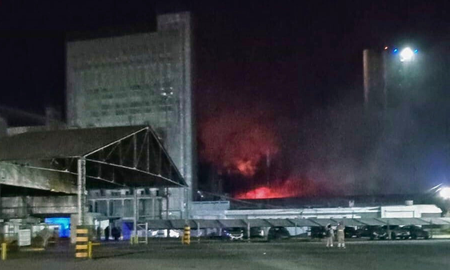 El incendio se desató en el espacio perteneciente a Terminales VI y VII. El incendio se desató en el espacio perteneciente a Terminales VI y VII.