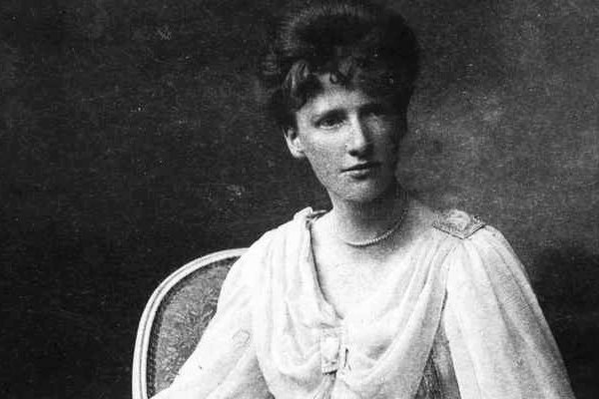 Eglantyne Jebb fue la primera en intentar cocientizar a las masas sobre los derechos de los niños. Dedicó su vida a la causa.