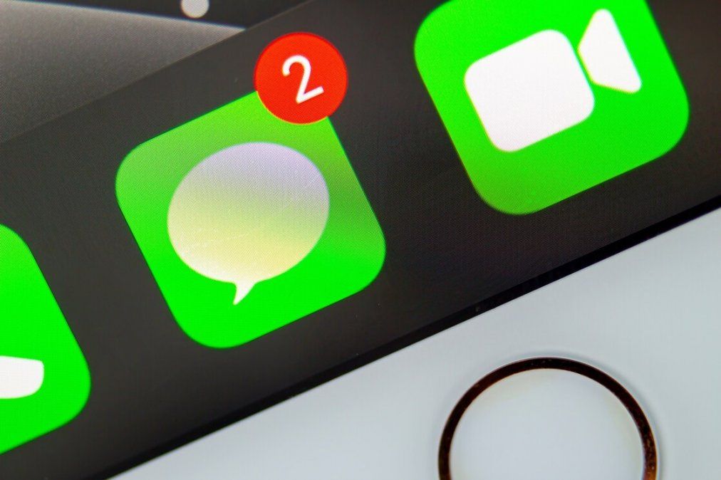 iMessage está disponible solamente entre dispositivos con iOS.