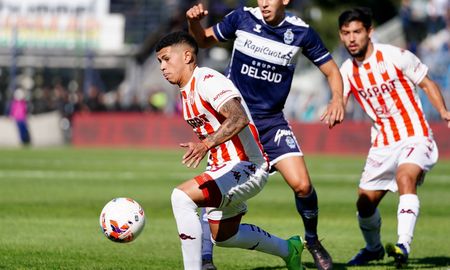 El Club Atlético Unión cayó con Gimnasia y complicó sus opciones de clasificar a los playoffs de la Copa de la Liga. El Club Atlético Unión cayó con Gimnasia y complicó sus opciones de clasificar a los playoffs de la Copa de la Liga.