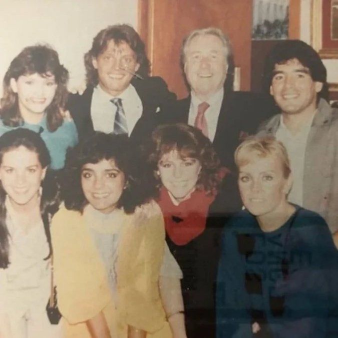 Una historia desconocida copó todos los medios luego de que Guillermo Coppola contara aquel momento en el que Diego Maradona se enfadó con Luis Miguel por haberlo mandarlo a la cuarta fila de su show y horas más tarde decidió vengarse. 