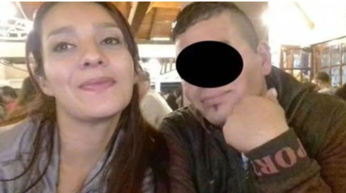 Intent&oacute; matar a su exnovia delante de los dos hijos que ten&iacute;an en com&uacute;n.Por:&nbsp;Twitter/@btizianaa