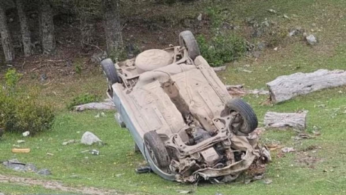 Murió una mujer tras salir despedida de un auto