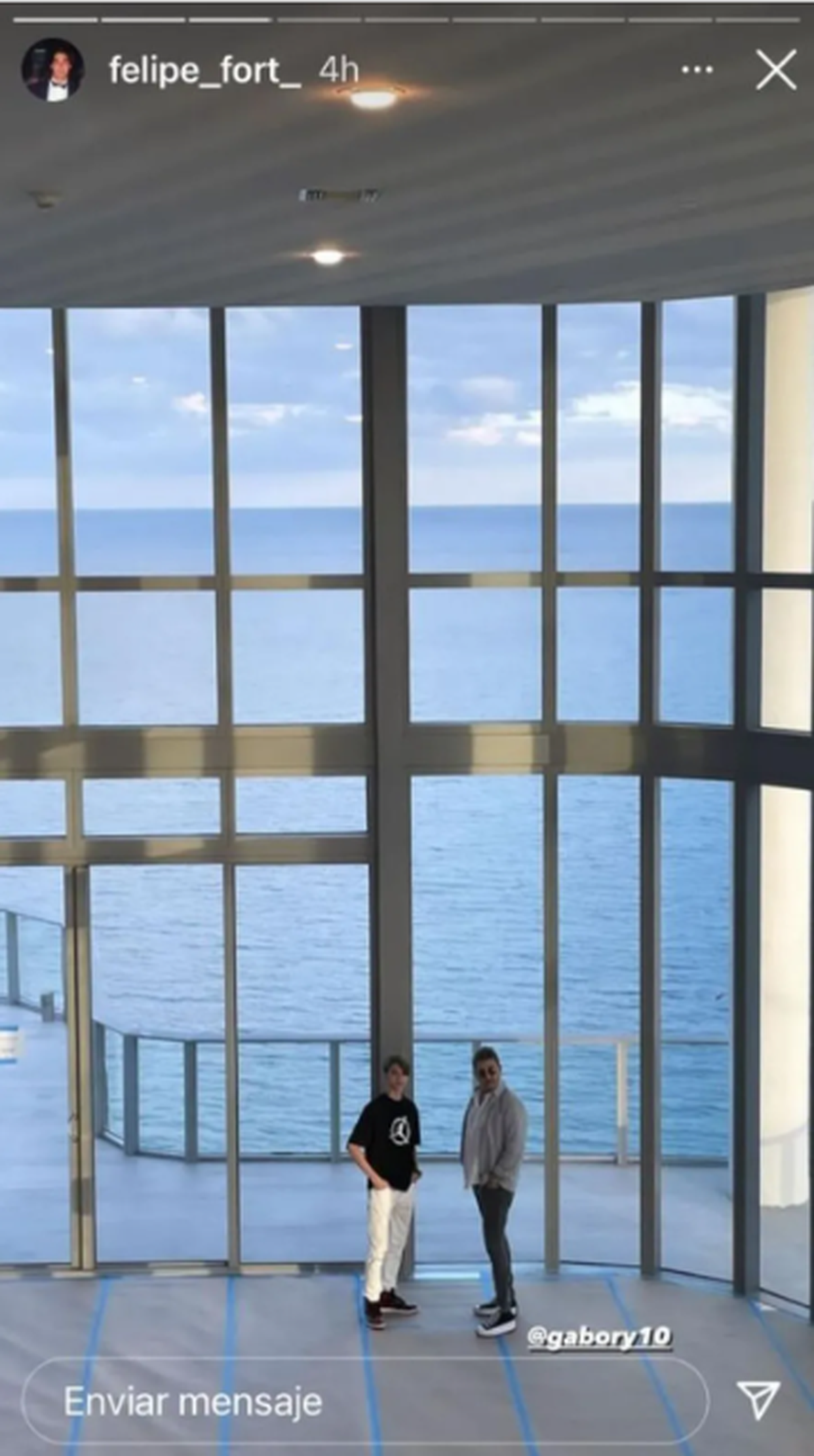 El hijo de Ricardo Fort, Felipe Fort, compartió el interior de un lujoso departamento penthouse en Miami.
