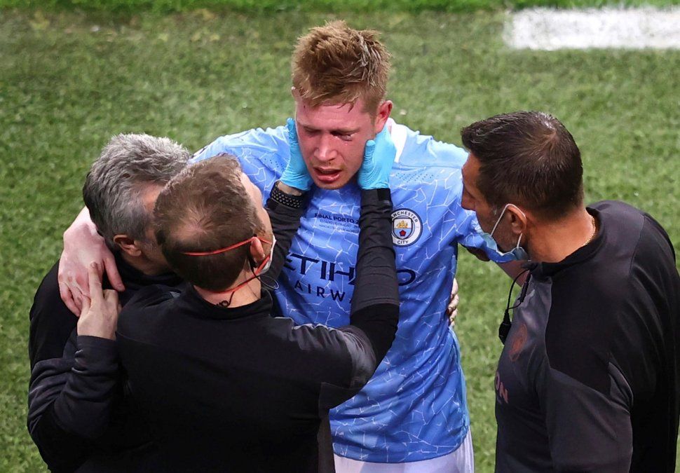 Kevin De Bruyne salió sustituido de la final de la Champions League ente Chelsea y Manchester City y confirmó este lunes que sufrió una doble fractura en su rostro.