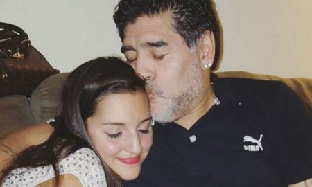 Jana Maradona junto a Diego Maradona Jana Maradona junto a Diego Maradona