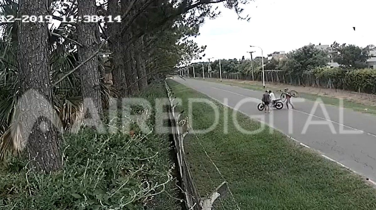 Video: así le robaron dos ladrones la bicicleta a un hombre en la zona de countries