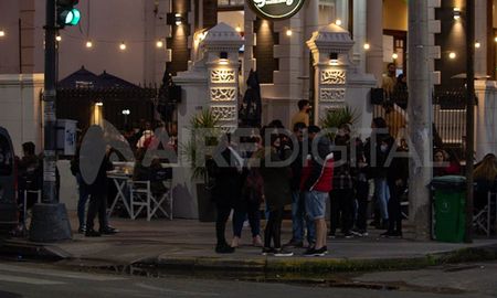 Vecinos de Candioti se quejaron de los ruidos molestos y la ocupación de las calles por parte de los bares nocturnos. Vecinos de Candioti se quejaron de los ruidos molestos y la ocupación de las calles por parte de los bares nocturnos.