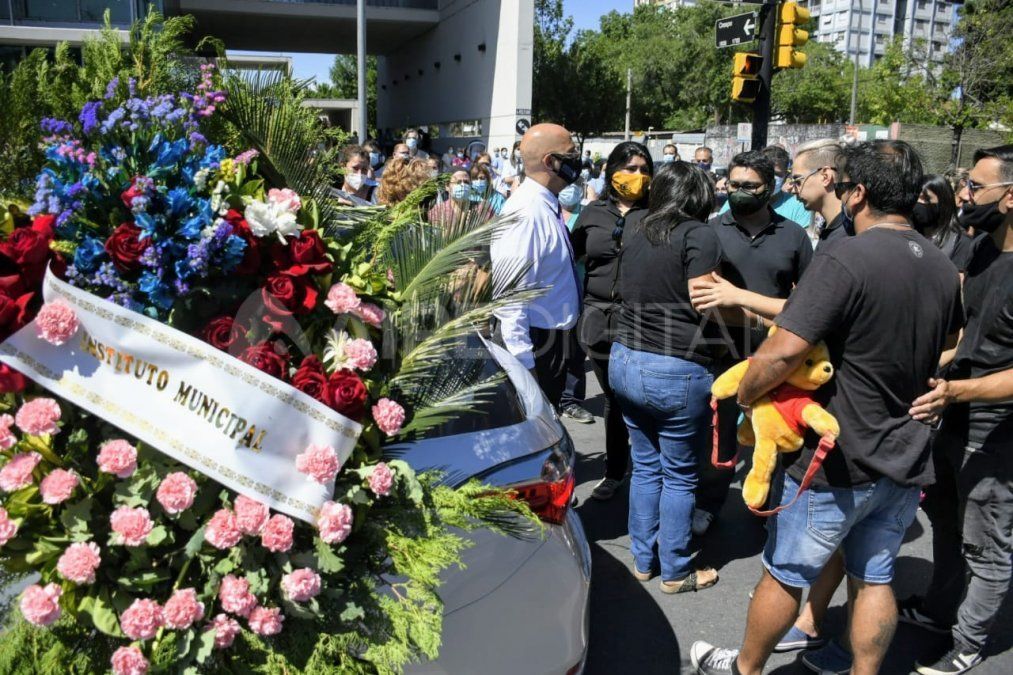 Triste despedida a una enfermera del Heca que murió por coronavirus