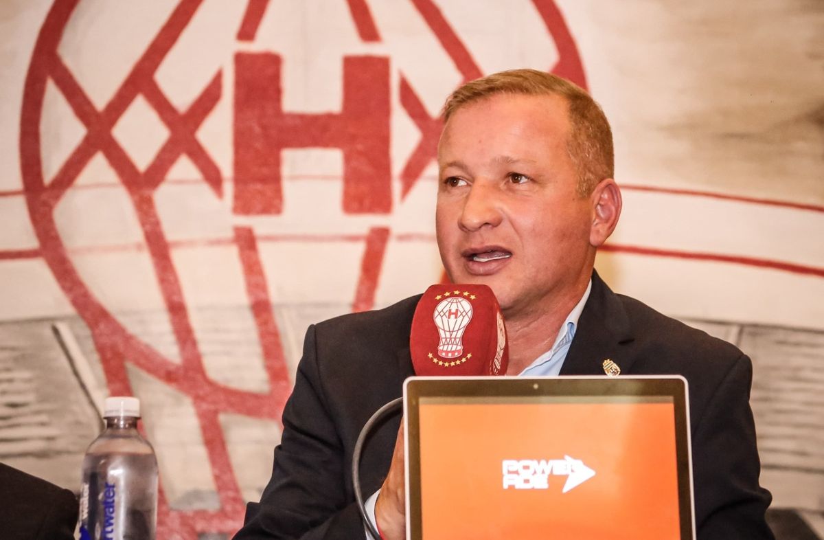Abel Poza fue electo como nuevo presidente de Huracán. Abel Poza fue electo como nuevo presidente de Huracán.