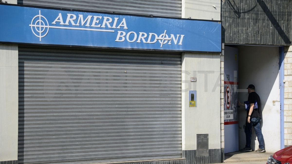 Esta armería arrastra desde hace tiempo sospechas de maniobras oscuras. Esta armería arrastra desde hace tiempo sospechas de maniobras oscuras.