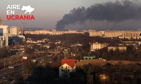 El bombardeo ocurrió este viernes a las 6 en un depósito de aviones del aeropuerto de Lviv. El bombardeo ocurrió este viernes a las 6 en un depósito de aviones del aeropuerto de Lviv.