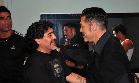 Diego Maradona y Ricardo Fort murieron en la misma fecha, un 25 de noviembre, con 7 años de diferencia. Cómo fue el primer encuentro entre ambos y la posterior pelea. Diego Maradona y Ricardo Fort murieron en la misma fecha, un 25 de noviembre, con 7 años de diferencia. Cómo fue el primer encuentro entre ambos y la posterior pelea.
