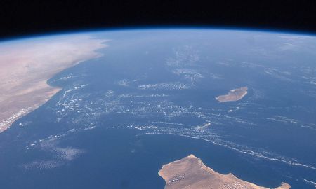 El 71% del planeta Tierra está cubierto de agua. El 71% del planeta Tierra está cubierto de agua.