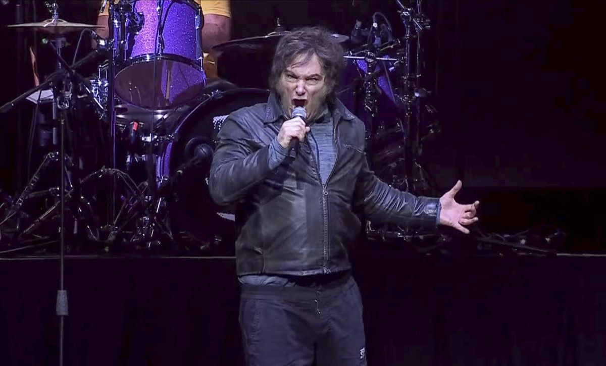 La vicegobernadora de Santa Fe cuestionó el show de Javier Milei.